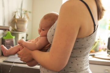 A higiene natural no bebê é um método que deixa o pequeno sem fralda, logo nos primeiros meses de vida.
